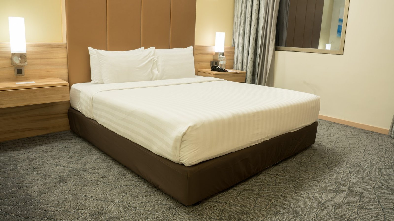 Single bed hotel room for one person at Hotel Shankhachil.